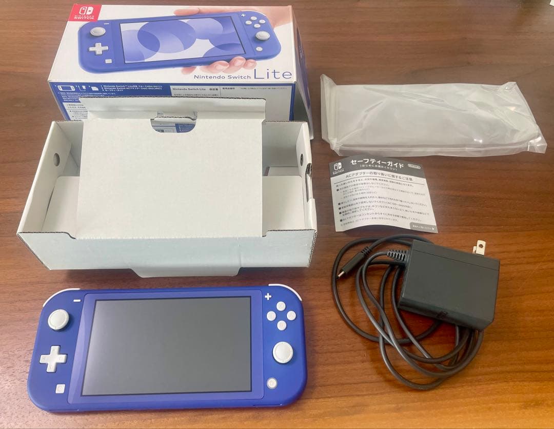 Nintendo Switch Lite スイッチライト本体　ブルー