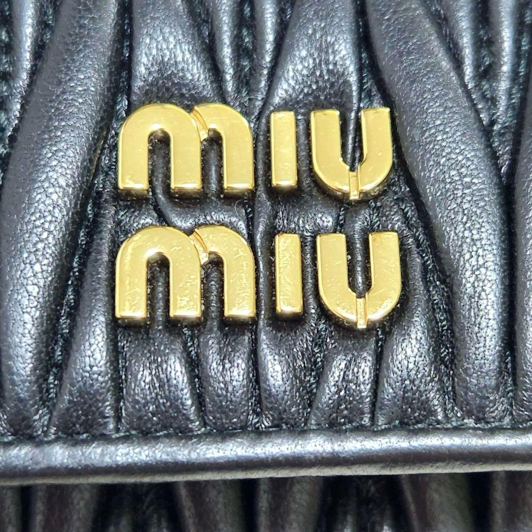 ✨ほぼ未使用　現行✨ミュウミュウ　キーケース　マトラッセ　RFID搭載　6連