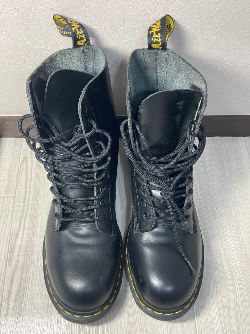 早い者勝ち　美品ドクターマーチン 10ホール ブーツ 1919 UK8