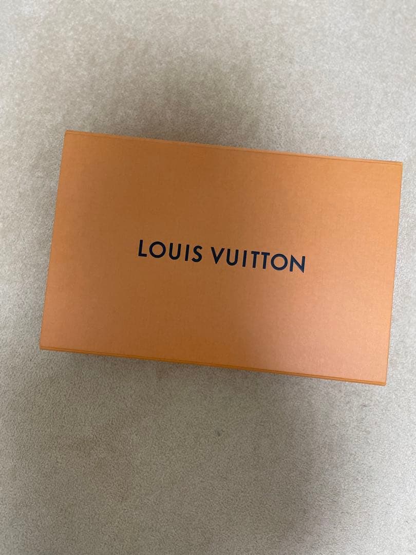 ルイヴィトンマフラーモノグラムエシャルプロゴマニアシャイン