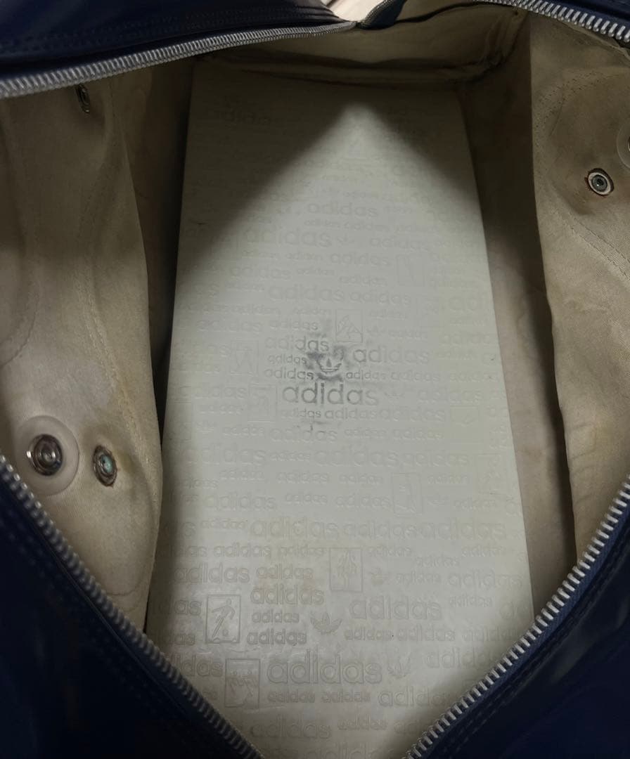 80s adidas ）アディダス　エナメル　ボストンバッグ　ビンテージ