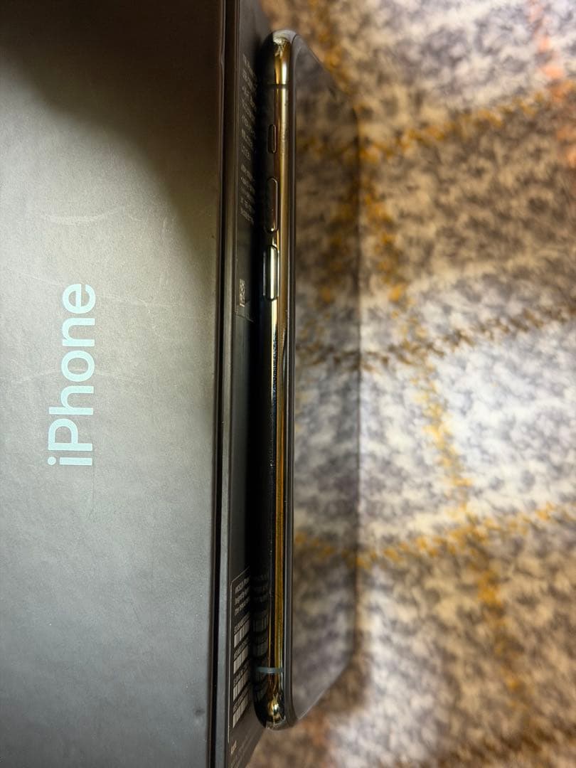 iPhone 11 Pro 64GB バッテリー 84% ミッドナイトグリーン