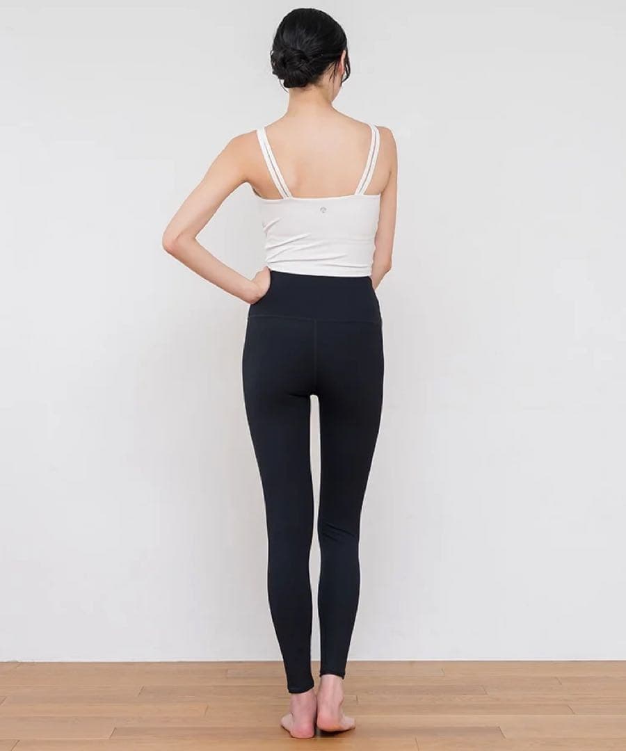 【SUKALA】ショートクロスキャミソール＆レギンスセットアップ Mサイズ