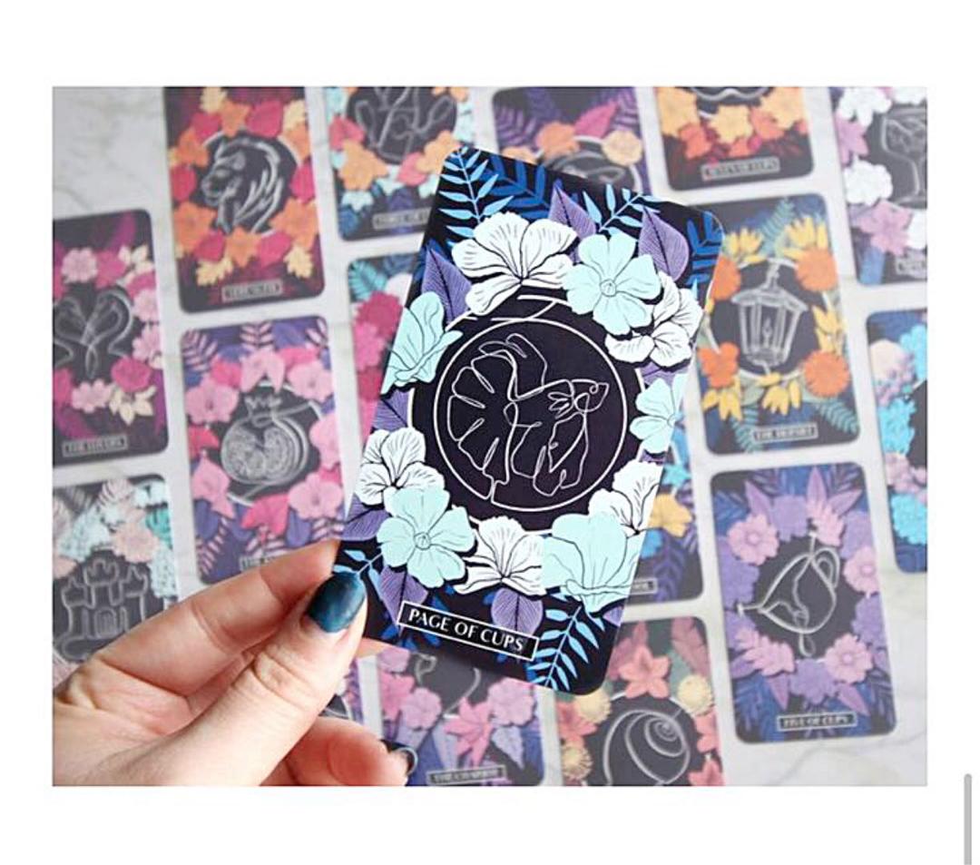 ✨新品未開封✨植物とお花のエレガントなタロットカード　オラクルカード