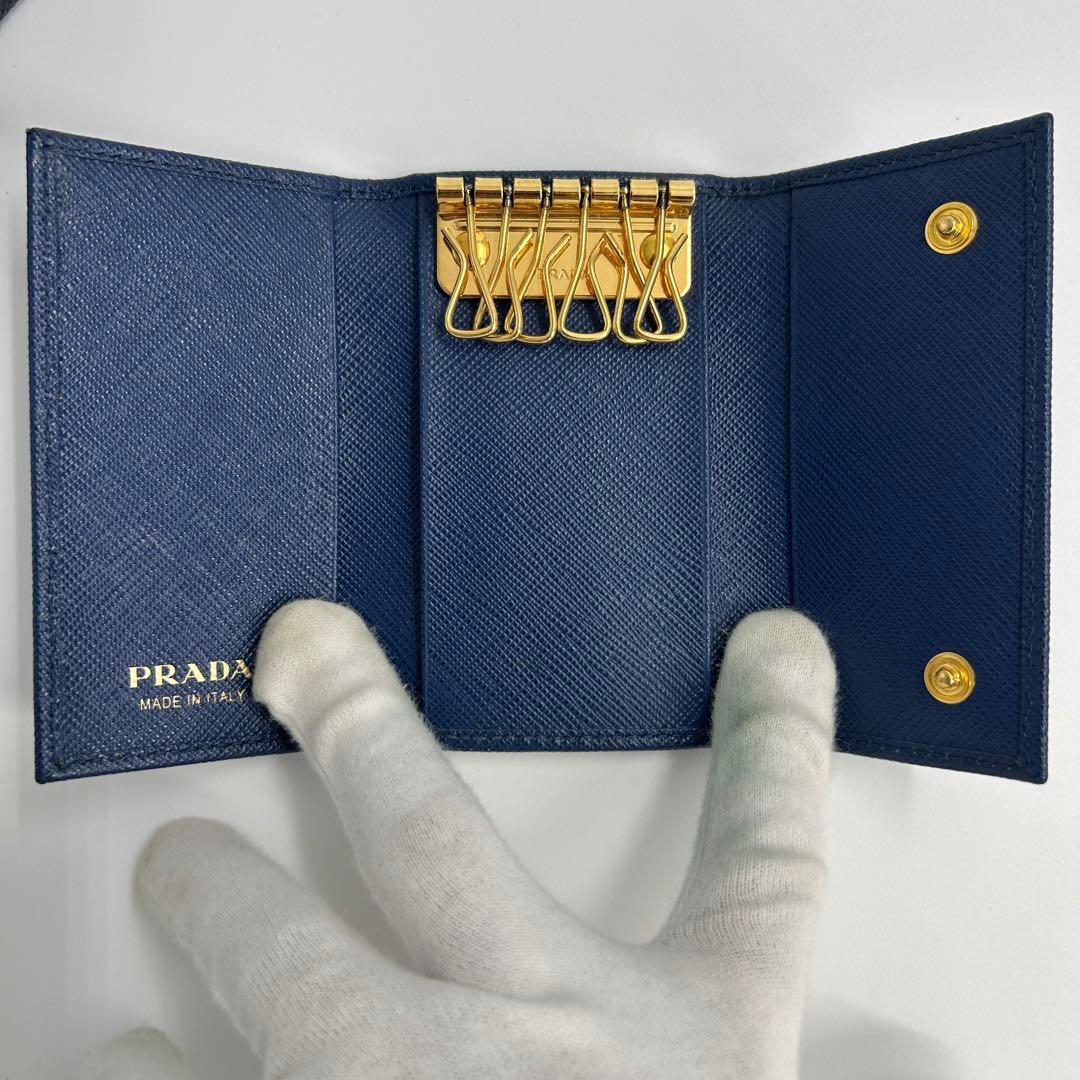 付属品完備・新品　プラダ　キーケース　三角ロゴ　サフィアーノ　６連　レディース