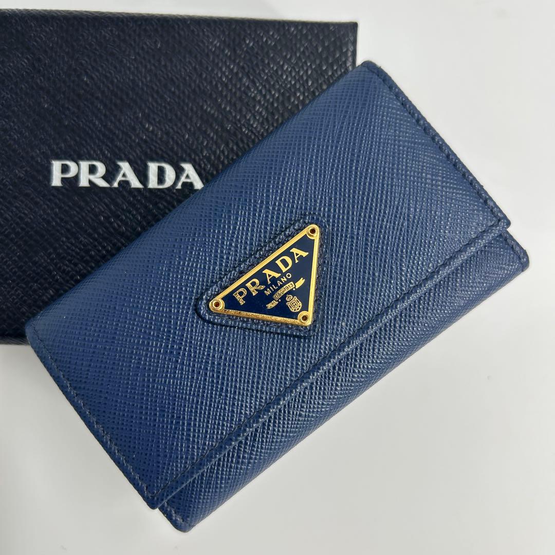 付属品完備・新品　プラダ　キーケース　三角ロゴ　サフィアーノ　６連　レディース