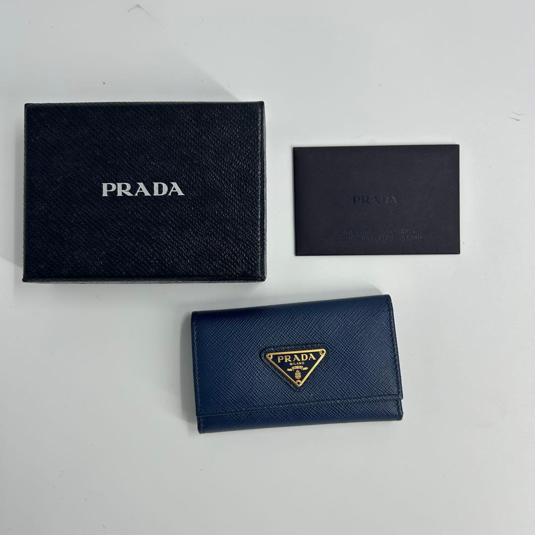 付属品完備・新品　プラダ　キーケース　三角ロゴ　サフィアーノ　６連　レディース