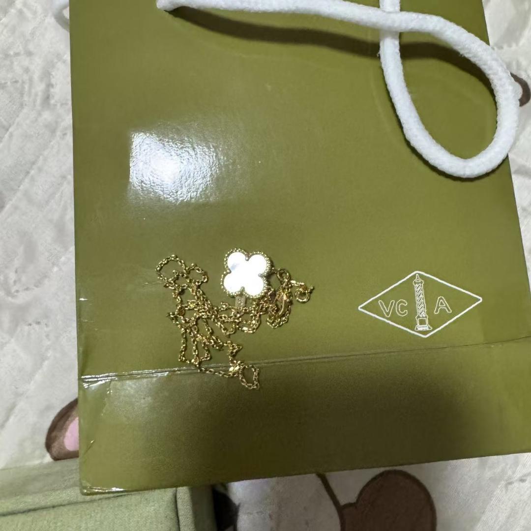 Van Cleef & Arpels クローバー ネックレス