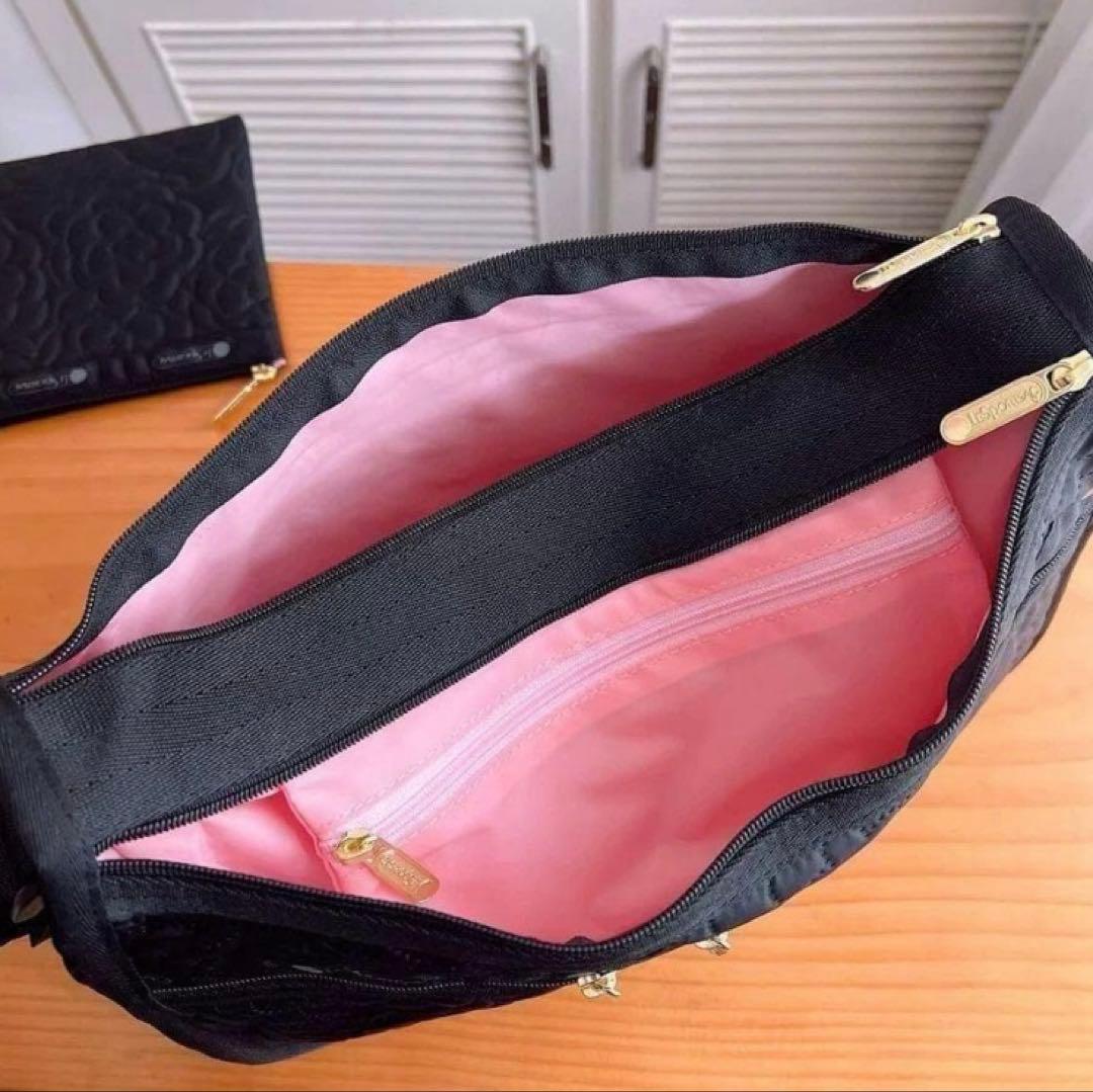 ショルダーバッグ　パフィーブロッサムズ　 レスポートサック　ブラック