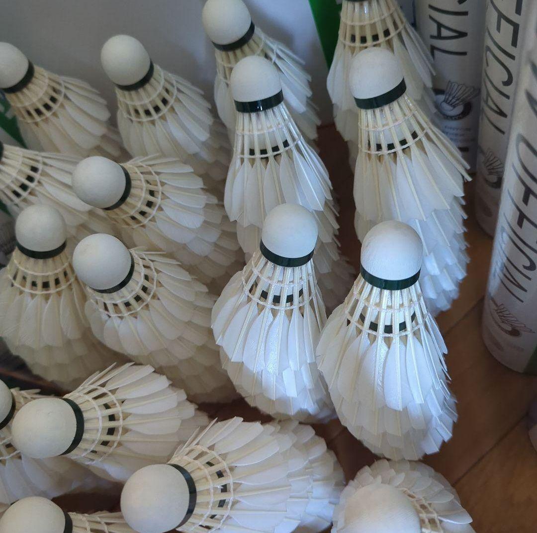 m*s様 YONEX NEWOFFICIAL（新品&美品シャトル）