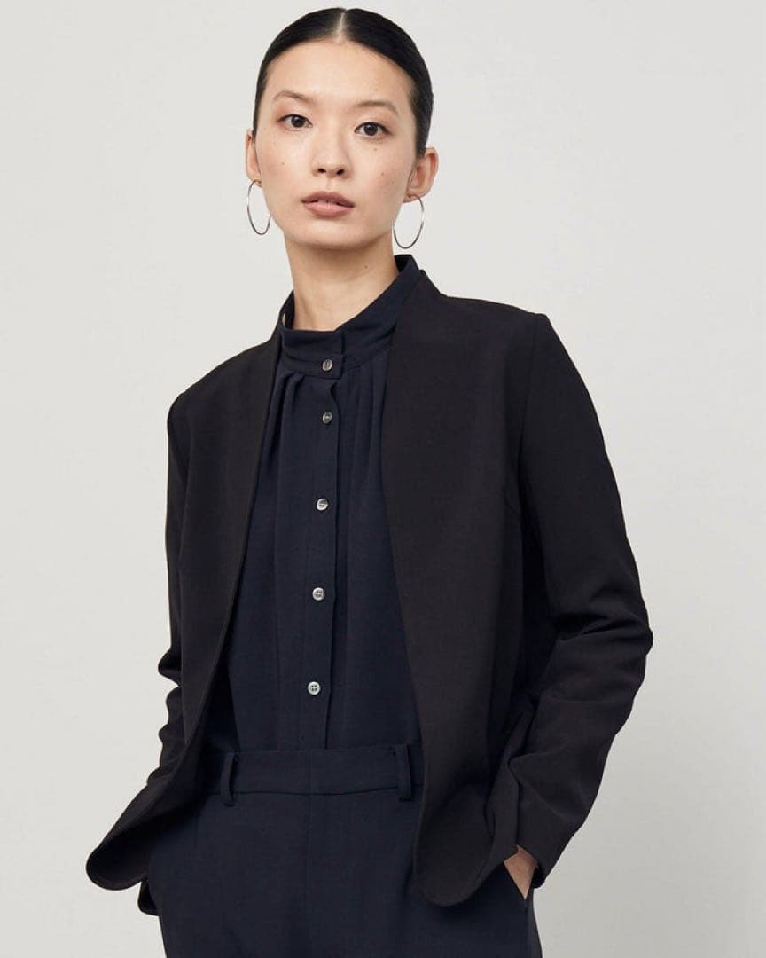 美品 ソージュ ストレッチファインライトジャケット 洗える ブラック