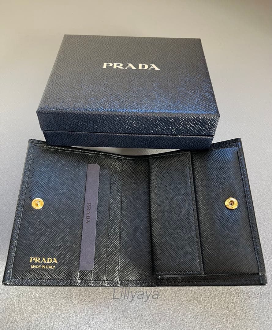 【美品】PRADA サフィアーノレザー 二つ折り財布