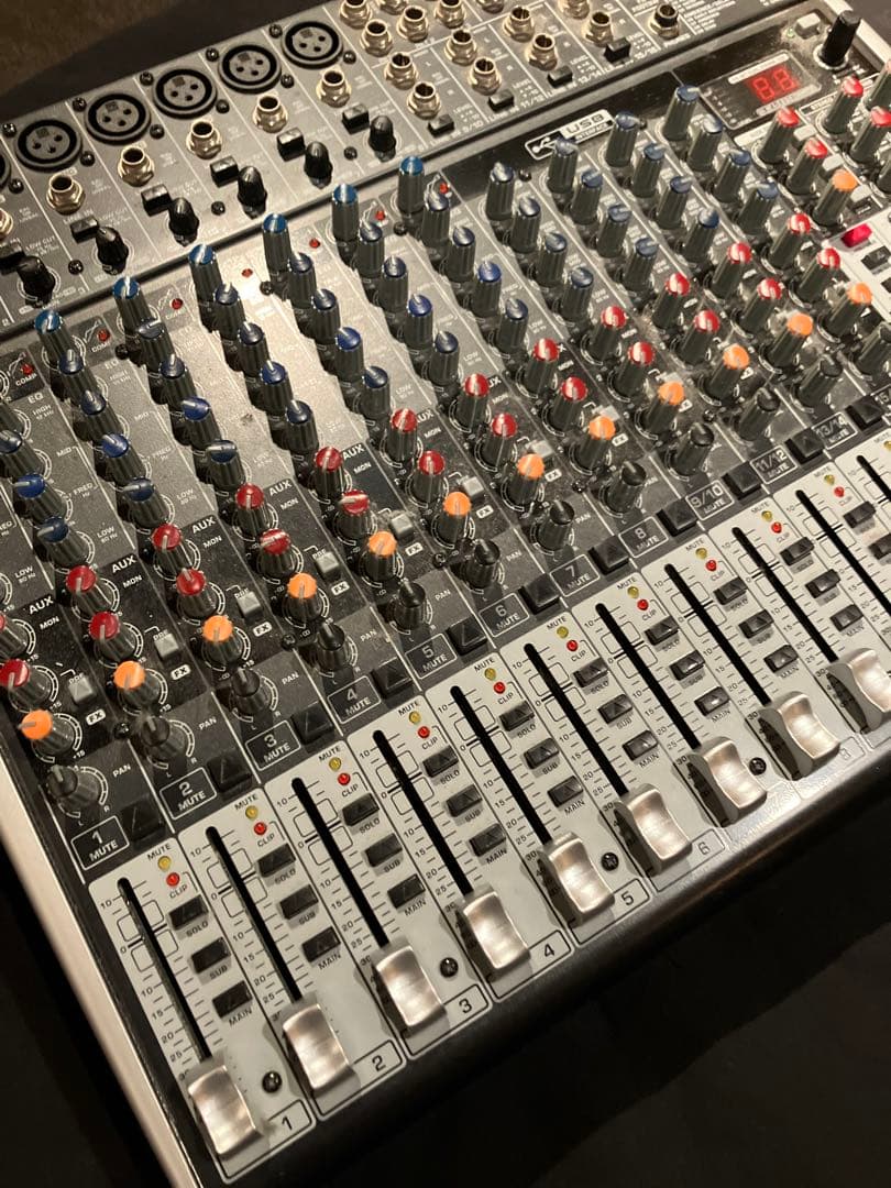 ベリンガー　H2222usb アナログミキサー 16チャンネル EQ機能搭載