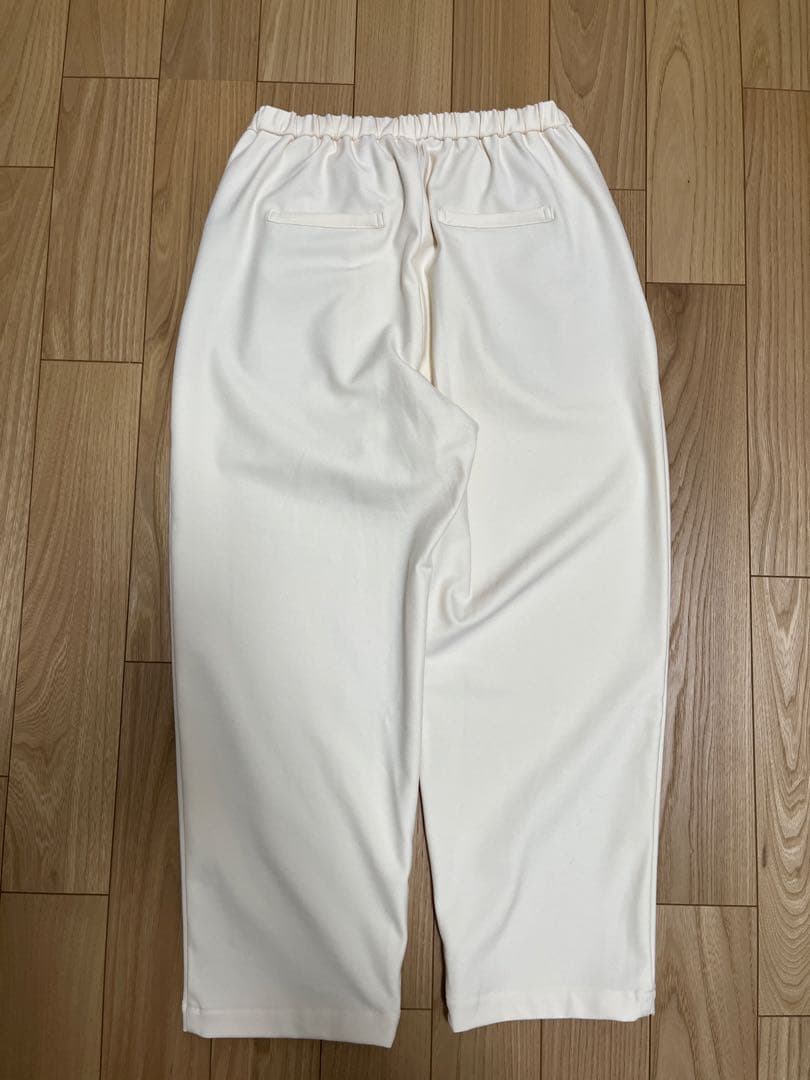 アワーホーム　ゆるテーパードの裏起毛あったかパンツ　オフホワイト