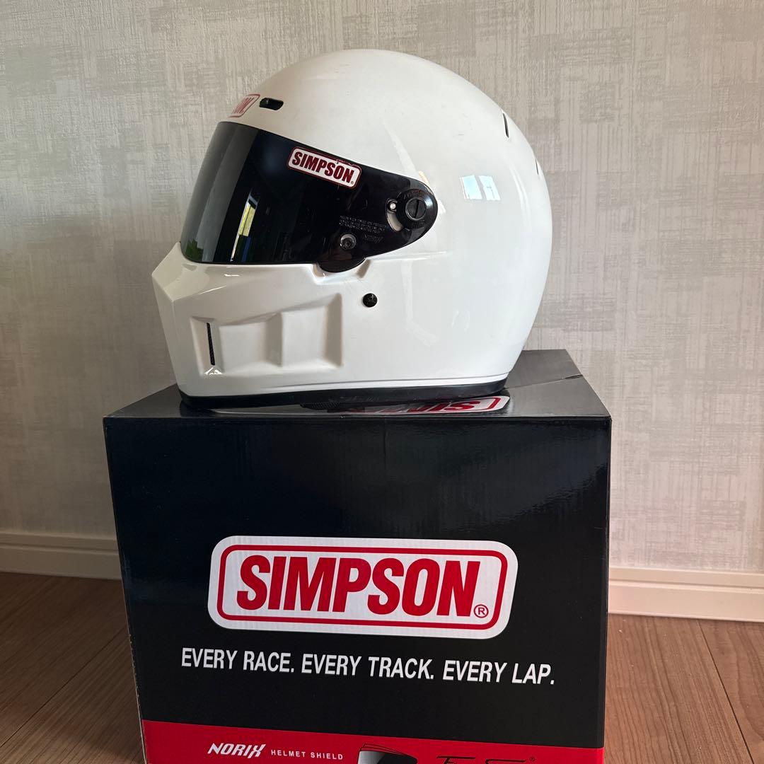 SIMPSONフルフェイスヘルメット（ホワイト）