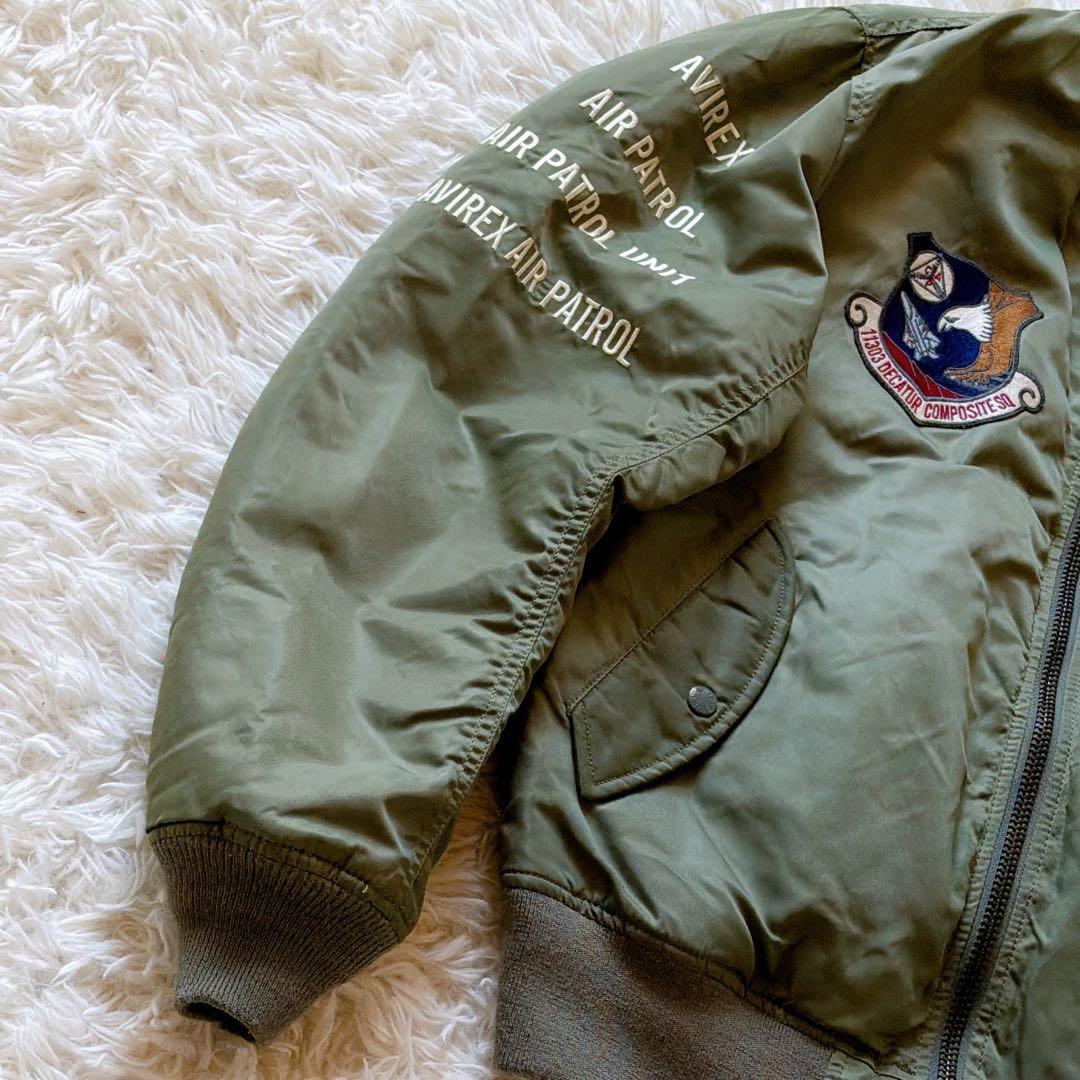 希少2XLサイズ AVIREX 中綿入り MA-1 フライトジャケット ワッペン