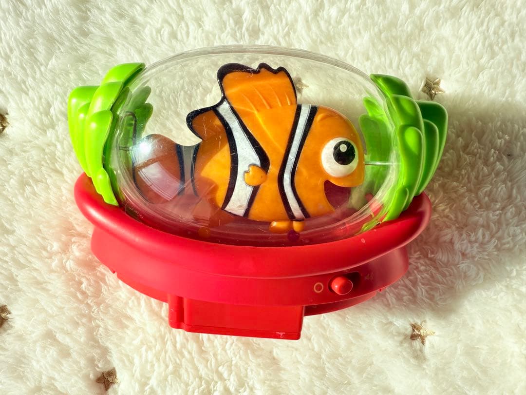 数回使用のみ　ファインディングニモ　ジャンパー　ジャンパルー