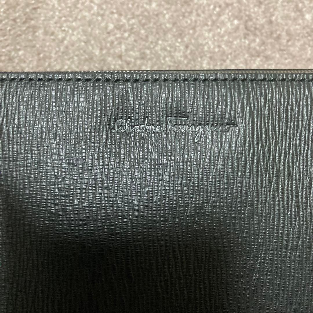 フェラガモ男性用セカンドバッグ(美品)