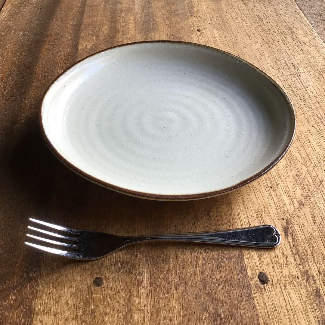 かおりんです。粉引茶渕ディナープレート7寸皿5枚・光沢かいらぎ浅鉢2枚