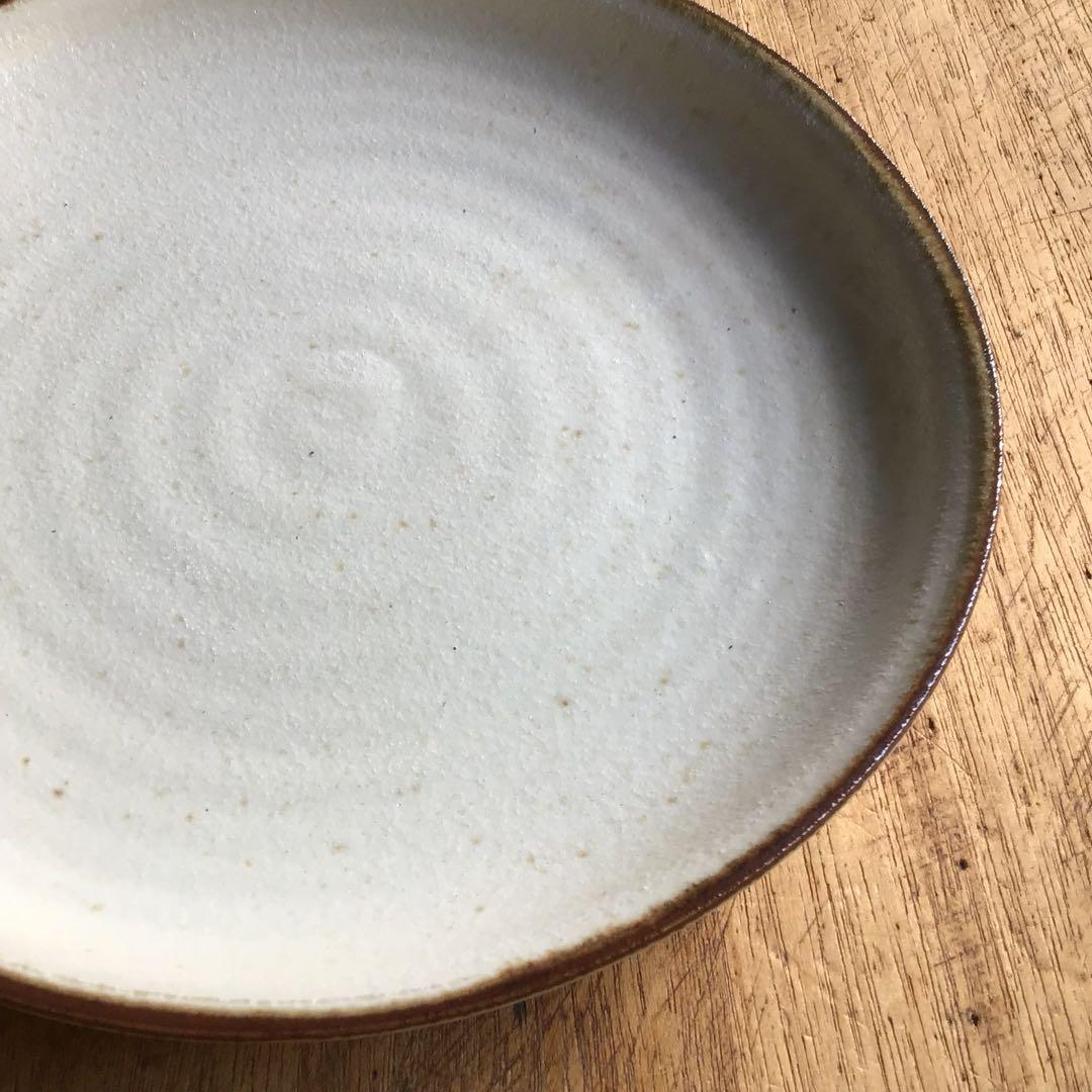 かおりんです。粉引茶渕ディナープレート7寸皿5枚・光沢かいらぎ浅鉢2枚