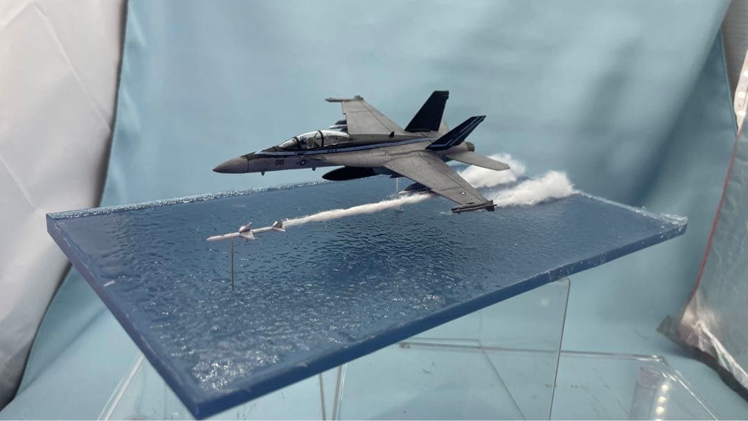 トップガン　マーヴェリック　F18 ミサイル発射　ジオラマ エフトイズ