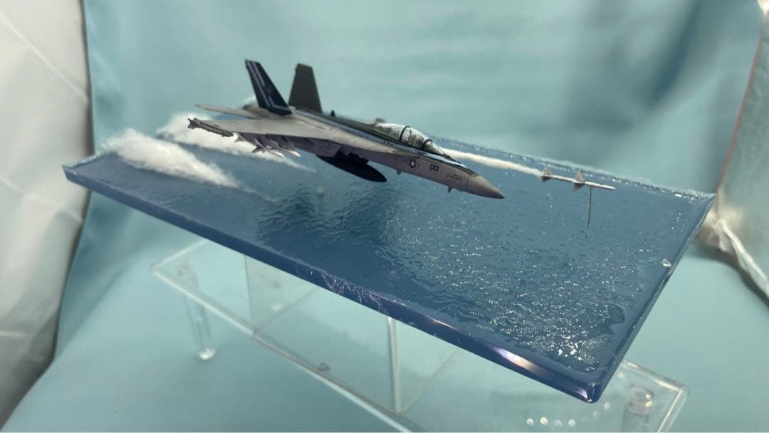 トップガン　マーヴェリック　F18 ミサイル発射　ジオラマ エフトイズ