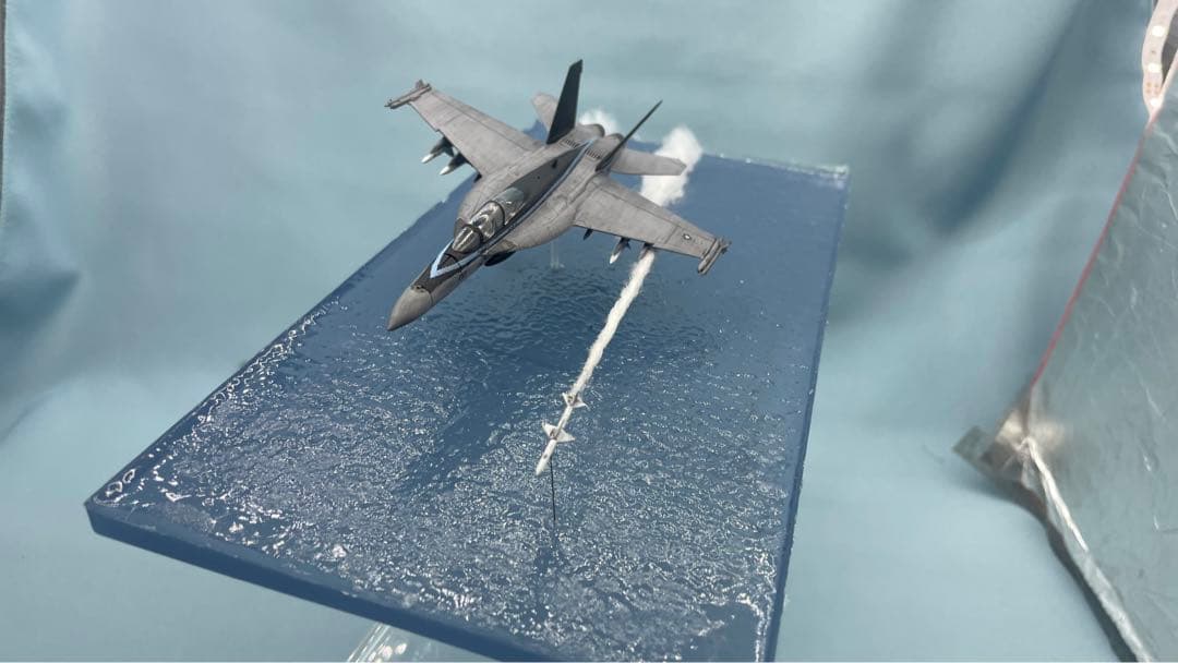 トップガン　マーヴェリック　F18 ミサイル発射　ジオラマ エフトイズ