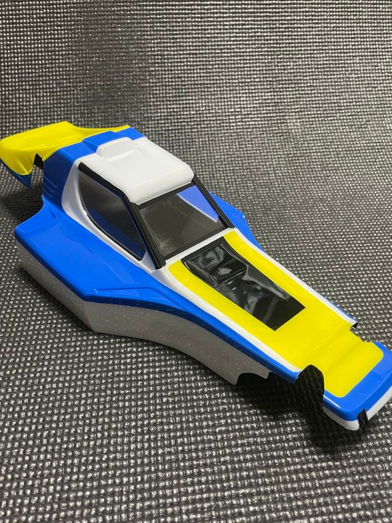 京商、ヨコモ用塗装済ボディ4台