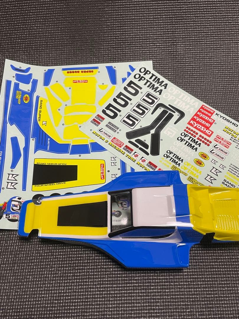 京商、ヨコモ用塗装済ボディ4台