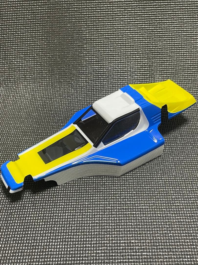 京商、ヨコモ用塗装済ボディ4台