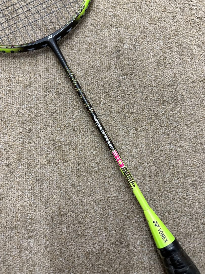 美品 YONEX VOLTRIC 30 バドミントンラケット 廃盤品 2本セット
