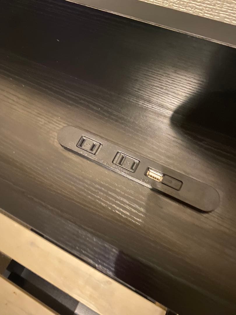 クイーンサイズ　引出し・コンセント付ベッドフレーム