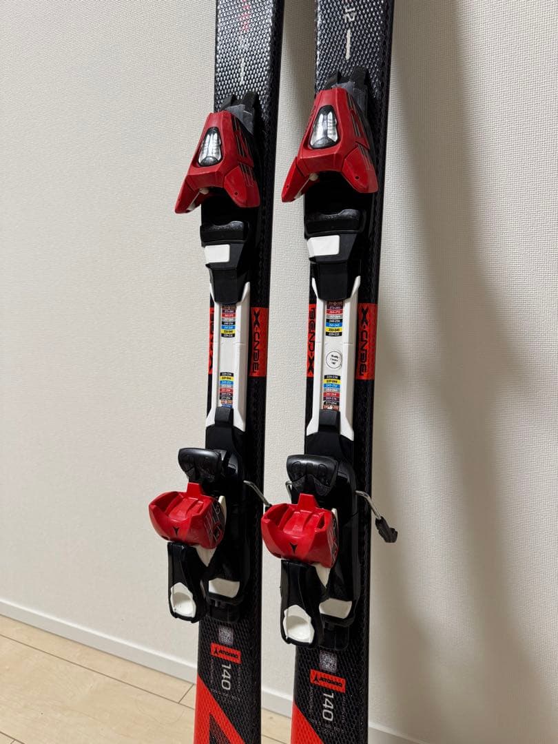 Atomic ジュニアスキー板 140cm Redster J2