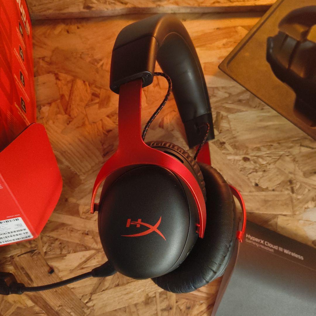 ヘッドホン HyperX Cloud III Wireless