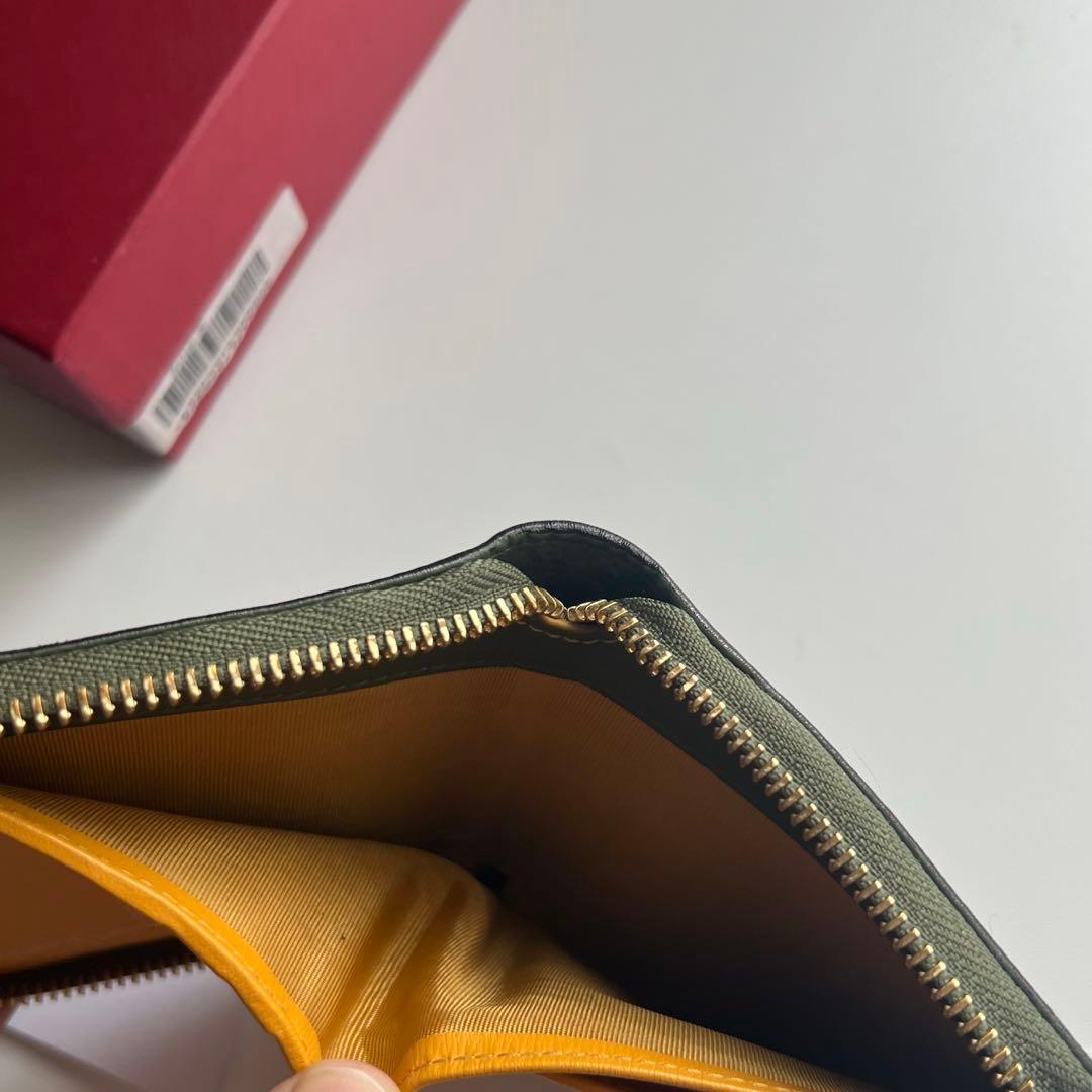 41 美品 Ferragamo サルバトーレフェラガモ ラウンドファスナー 財布