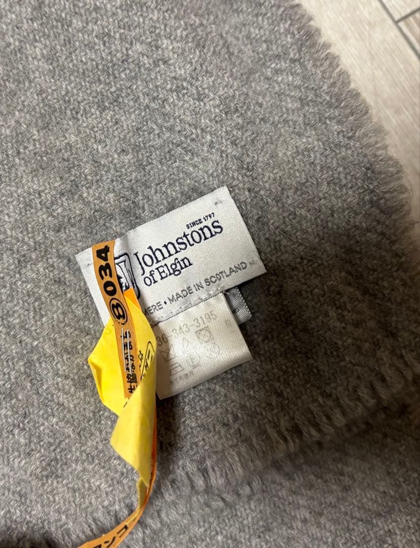 Johnstons of Elgin カシミヤマフラーストール　グレー