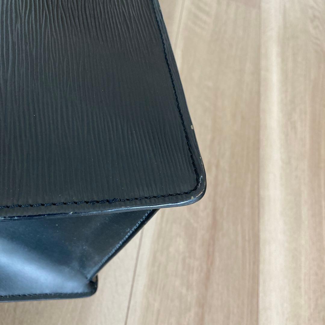 ルイヴィトン エピ リヴィエラ