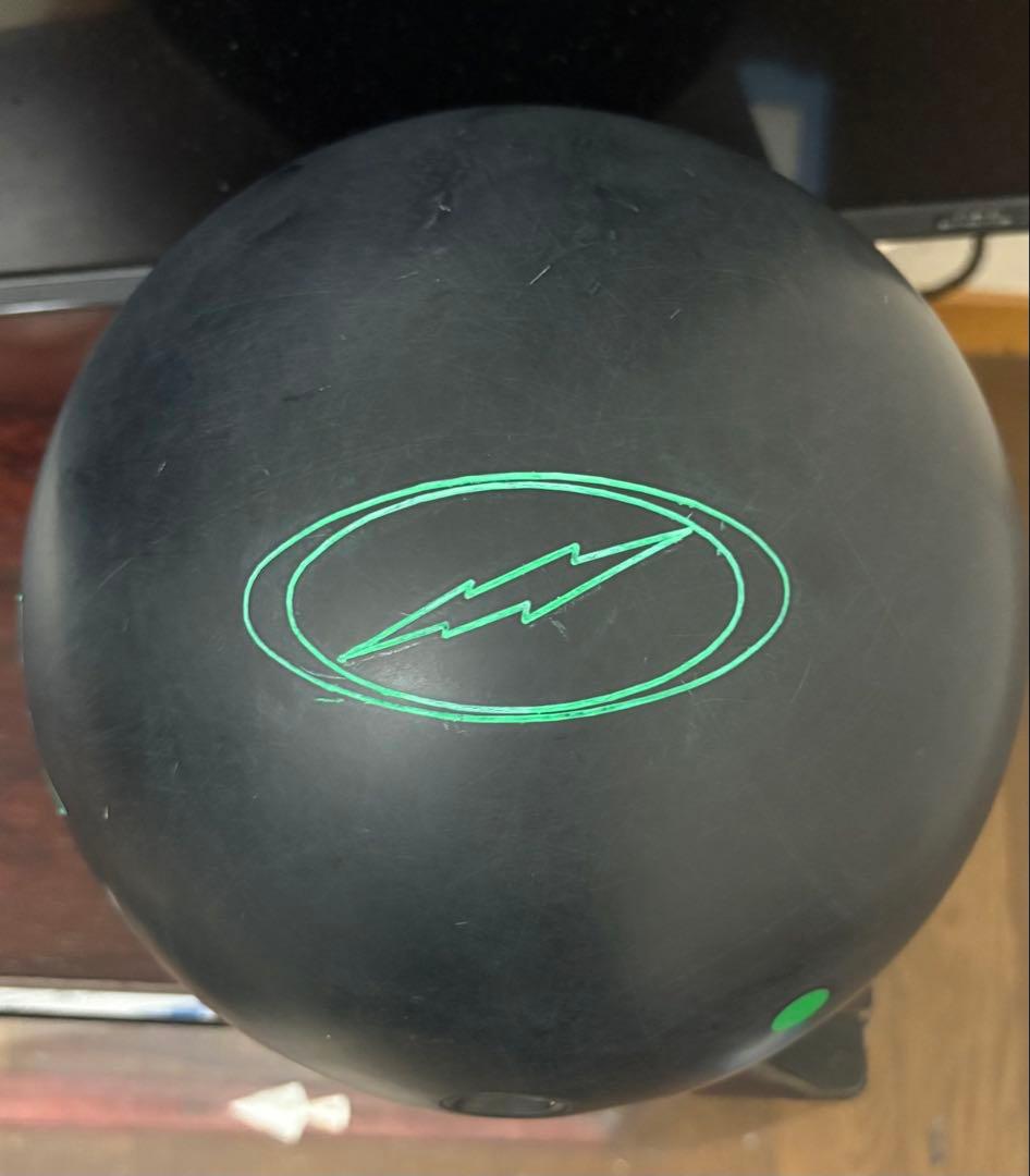 PITCH BLACK ボウリングボール　14ポンド