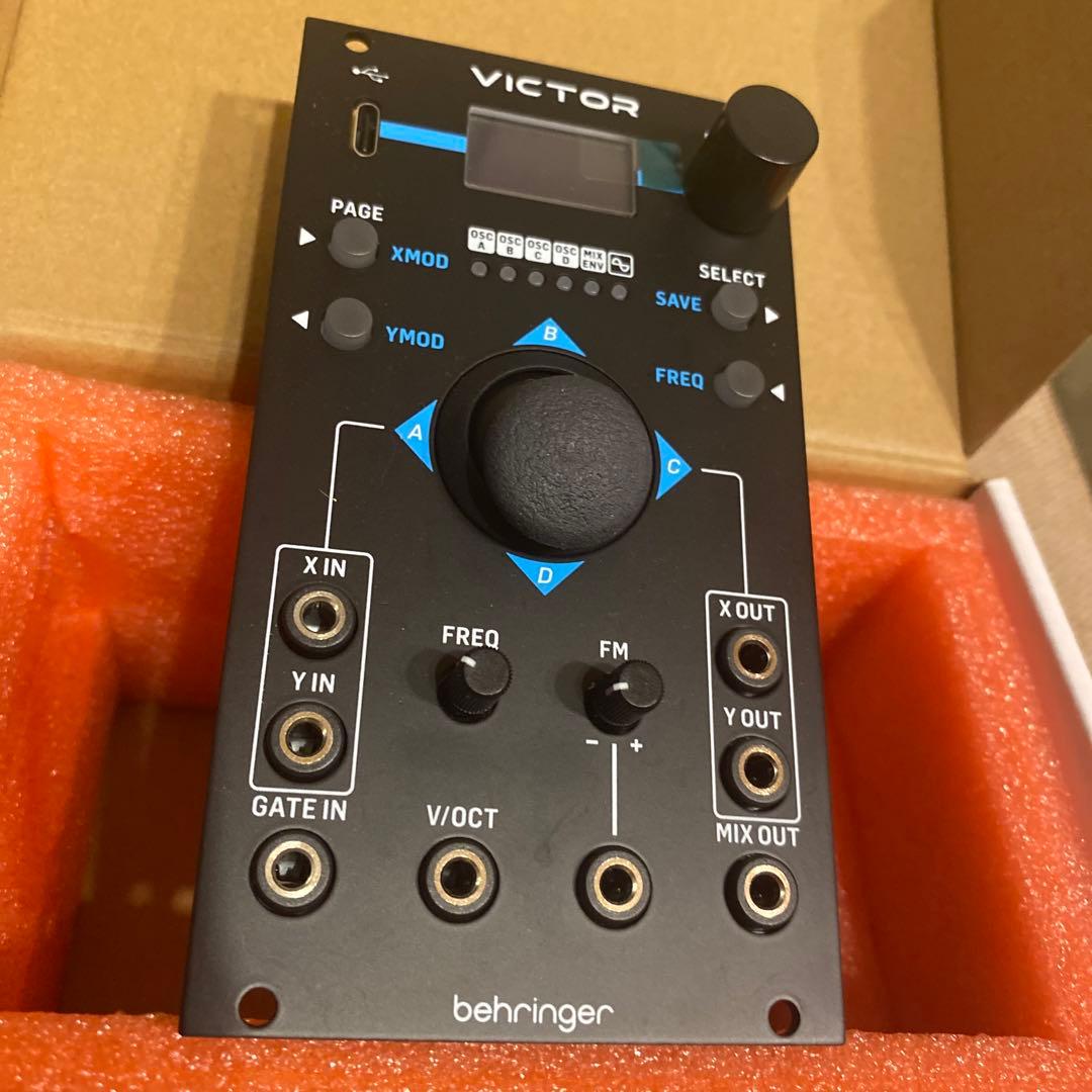 鍵盤楽器 Behringer VICTOR