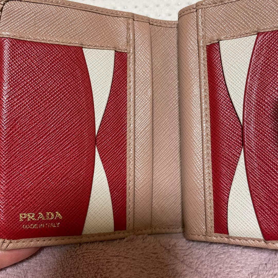 PRADA 二つ折り財布 ベージュ