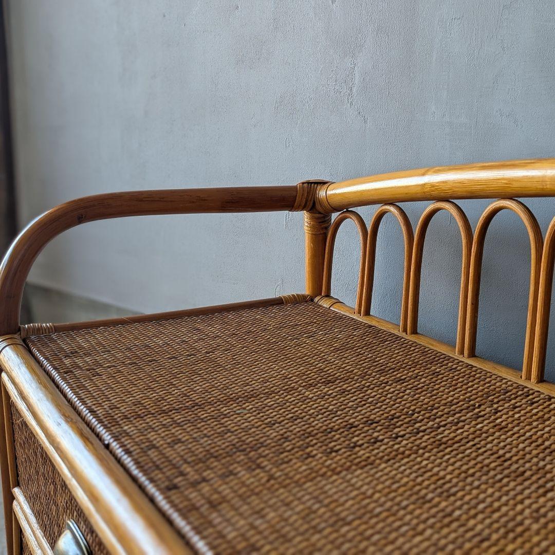 【古家具】ヴィンテージ・ラタンの小さめローチェスト　ローボード キャビネット