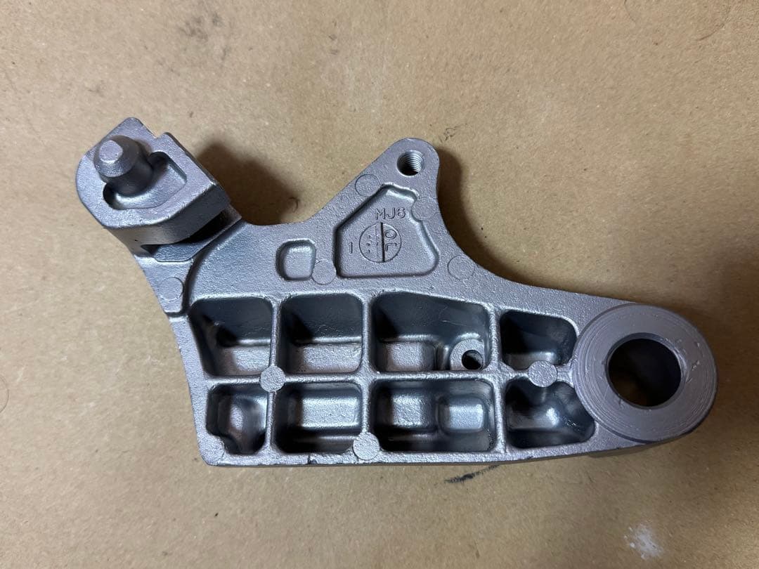 CBR400F 純正　前後　キャリパーサポート　セット