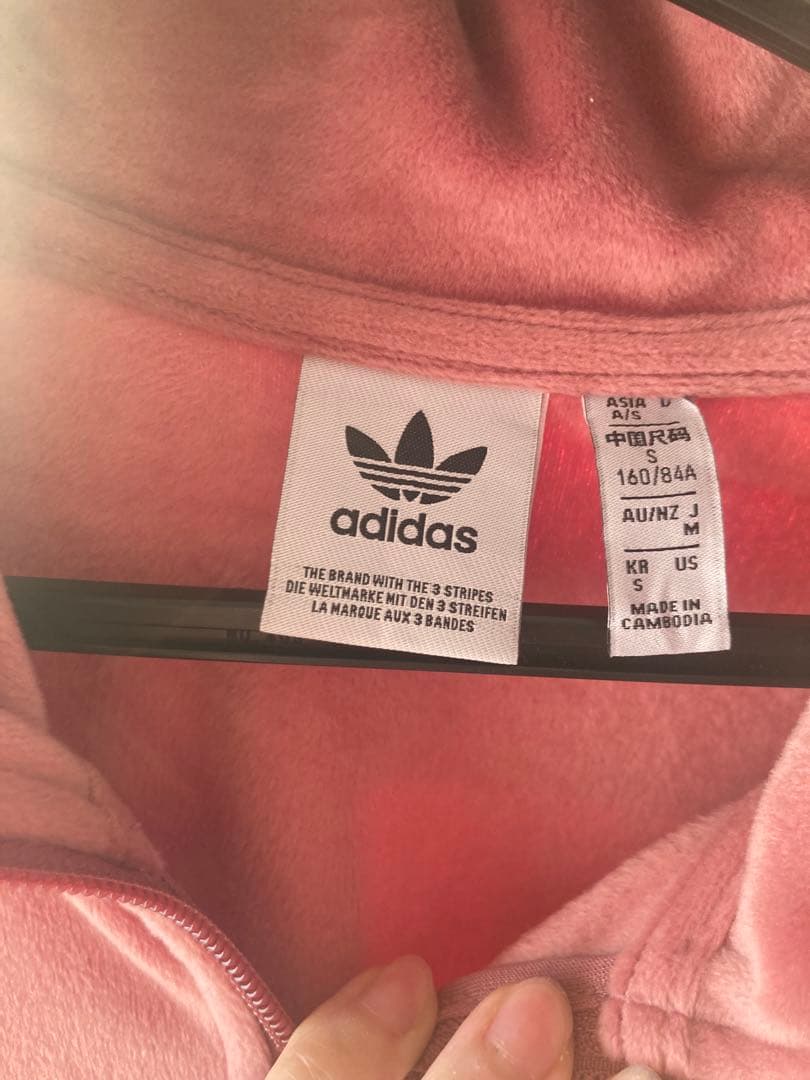 27.28の2日間限定値下げで販売‼️完売品】美品 ピンクadidas重盛さと美