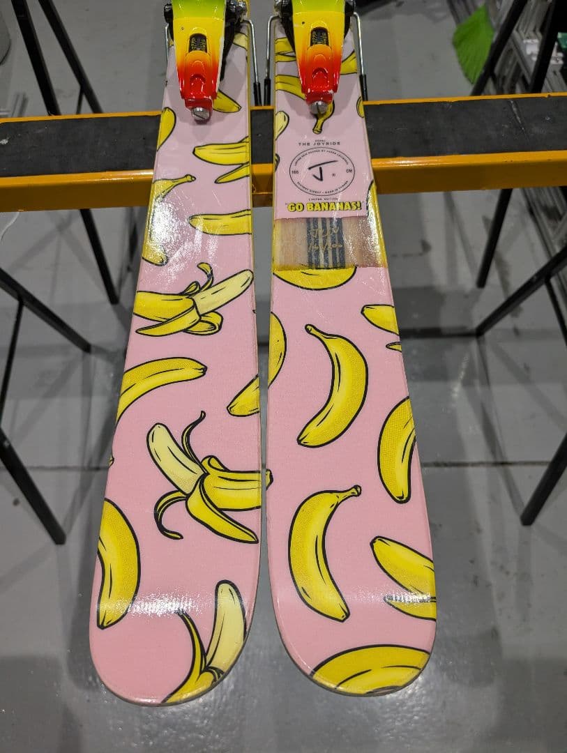 世界200本 Jskis Joyride160cm + Look pivot15