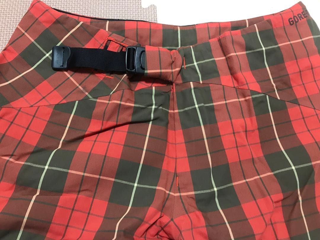 Burtonバートンak レディース3L GORE-TEXパンツS赤チェック