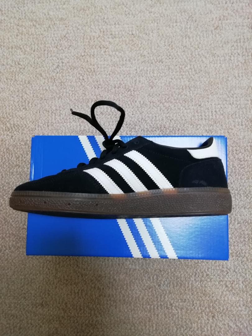 adidas　HANDBALL SPEZIAL 23cm