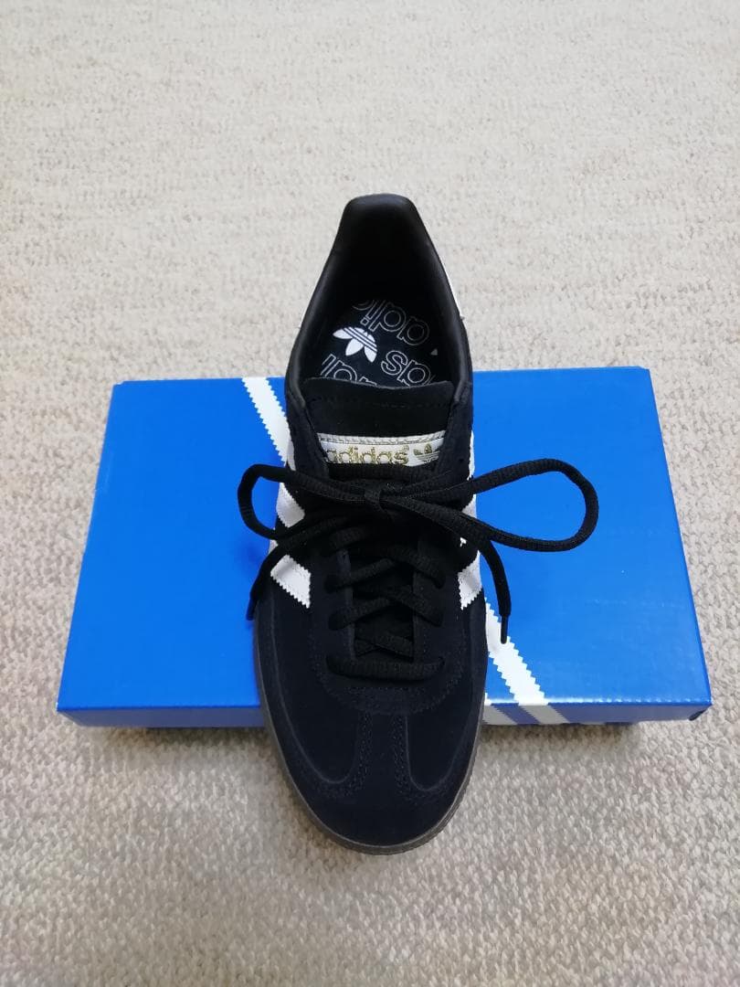adidas　HANDBALL SPEZIAL 23cm