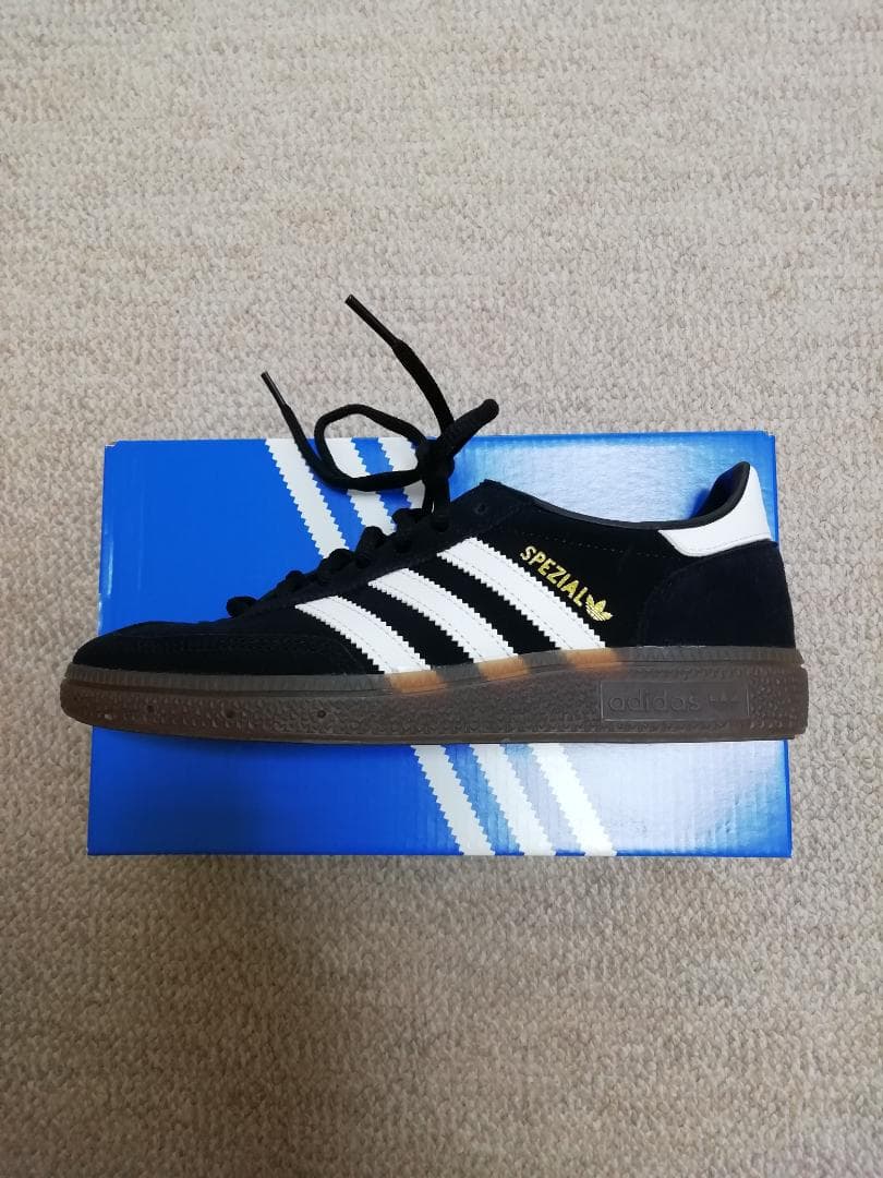 adidas　HANDBALL SPEZIAL 23cm