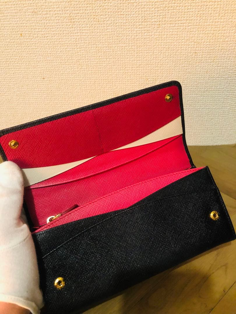 PRADA ブラック 長財布 ジッパー付き