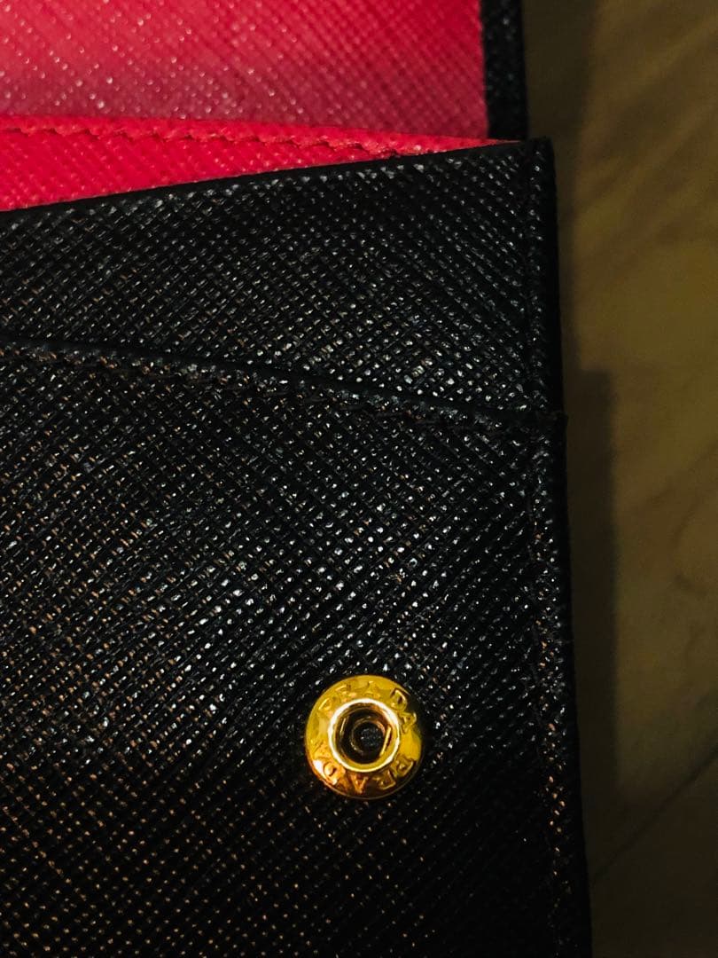 PRADA ブラック 長財布 ジッパー付き
